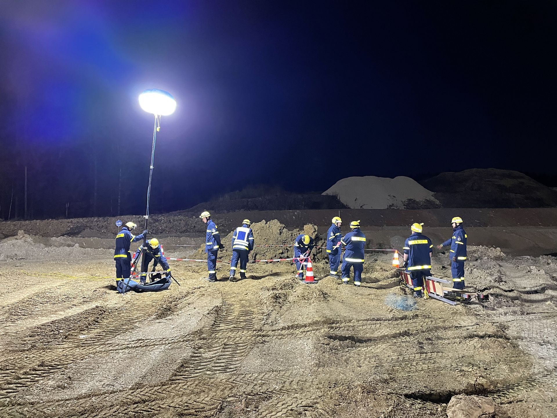 Einsatzübung und Ausbildung der Teileinheiten FGr. N, FGr. R sowie der Bergungsgruppe