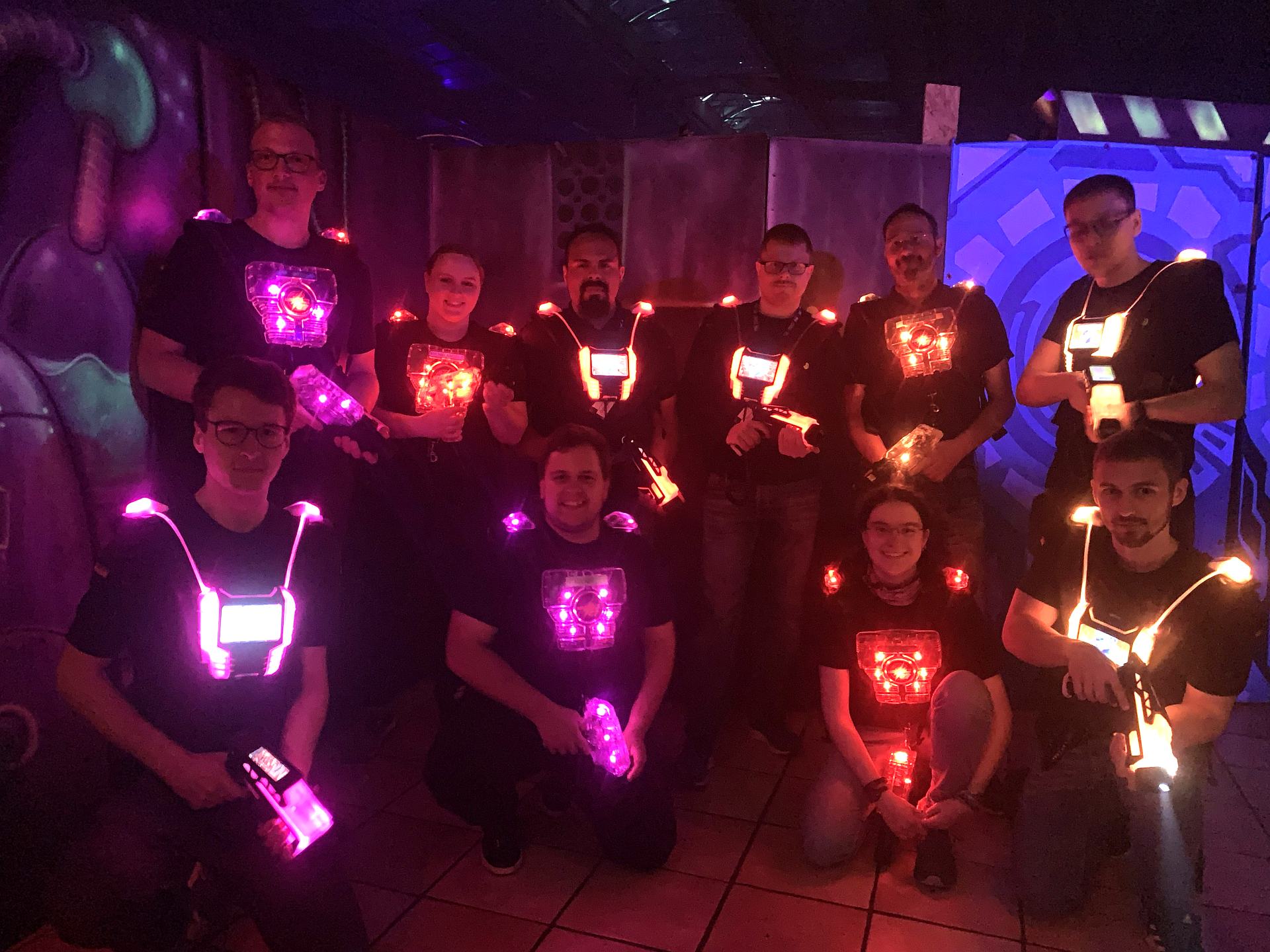 Bergungsgruppe zeigt beim Lasertag vollen Einsatz