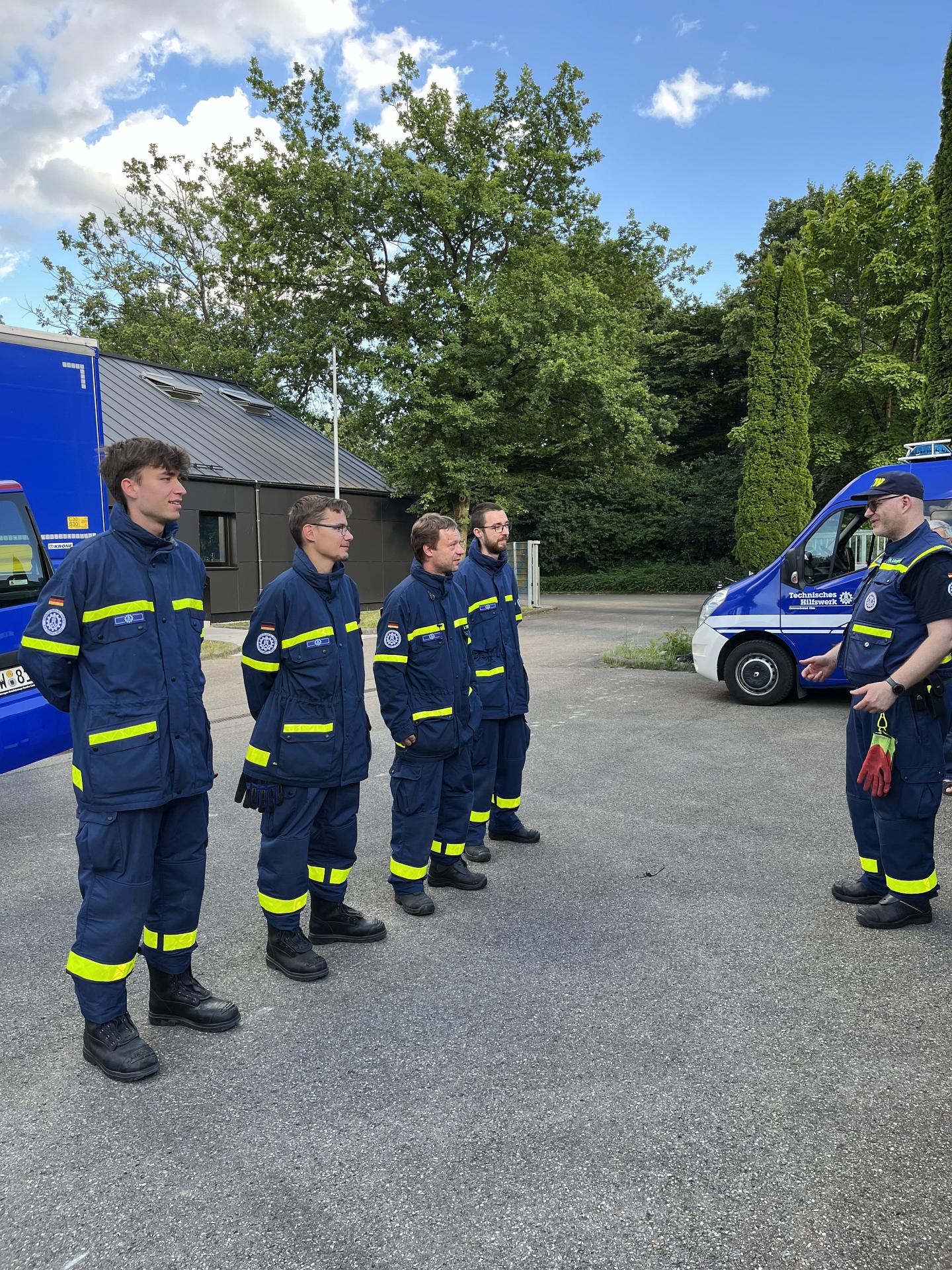 Ortsverband Ulm begrüßt vier neue Helfer nach erfolgreicher Grundausbildungsprüfung