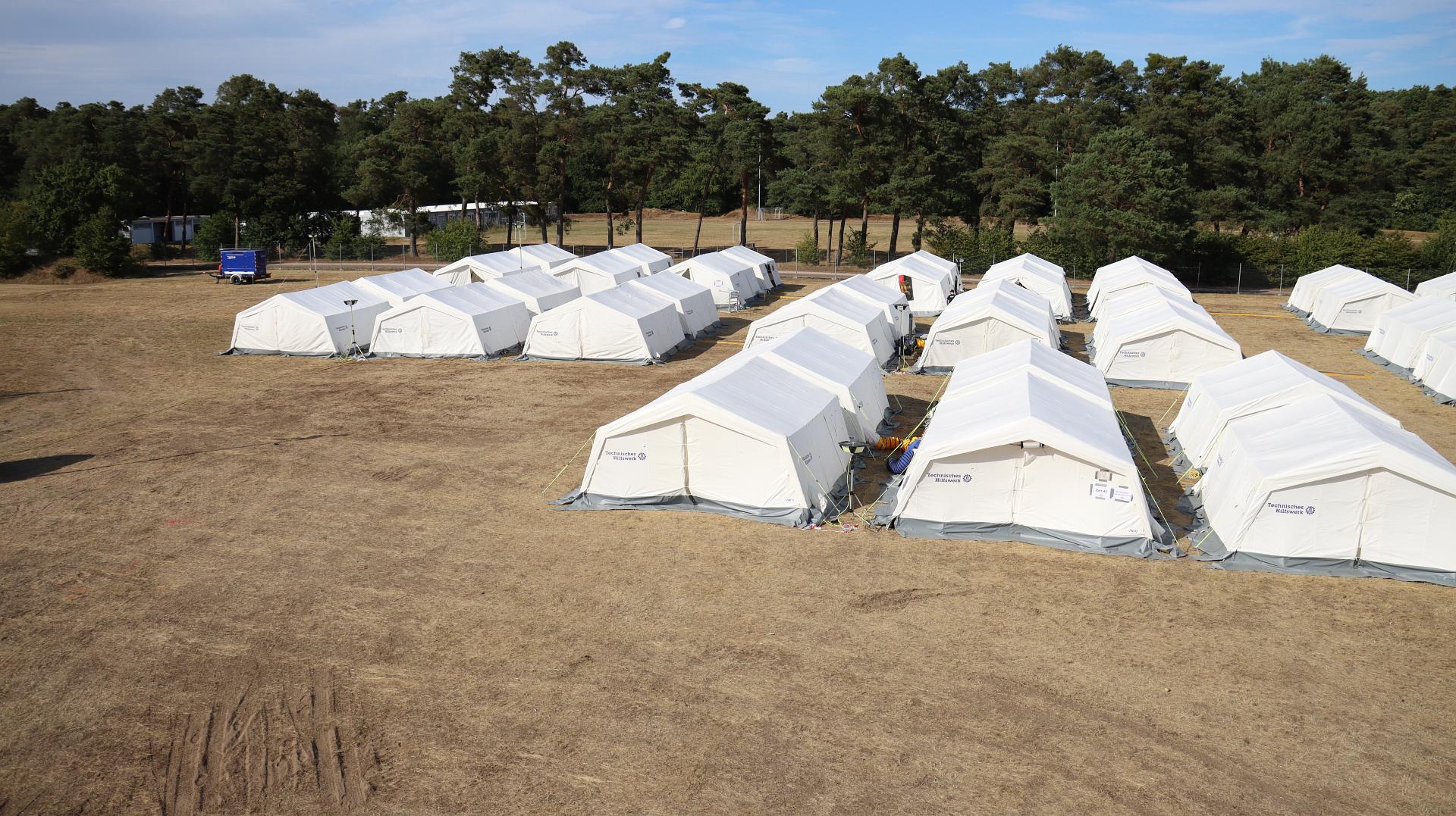 Zahlreiche Fachgruppen aus vielen Ortsverbänden üben im Base Camp 2025