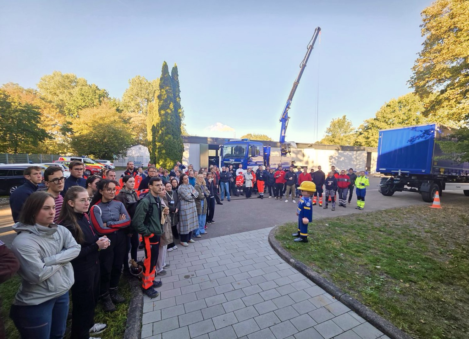 Ein Tag voller Action und Teamgeist: Notfallmediziner zu Gast beim THW OV Ulm
